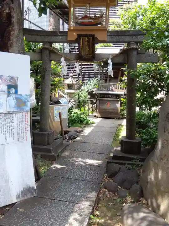 稲荷鬼王神社の末社・摂社