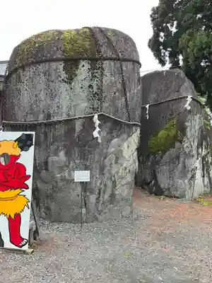 三ツ石神社(岩手県)