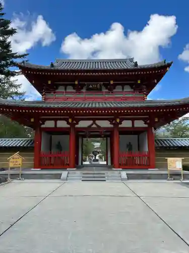 聖光寺の山門