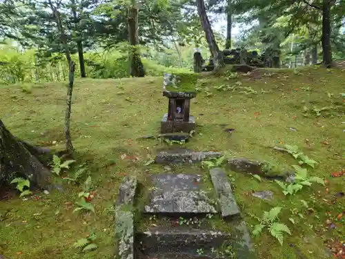 諏訪神社の末社・摂社