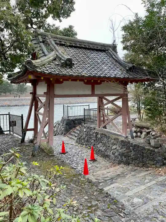 宇治神社の山門・神門