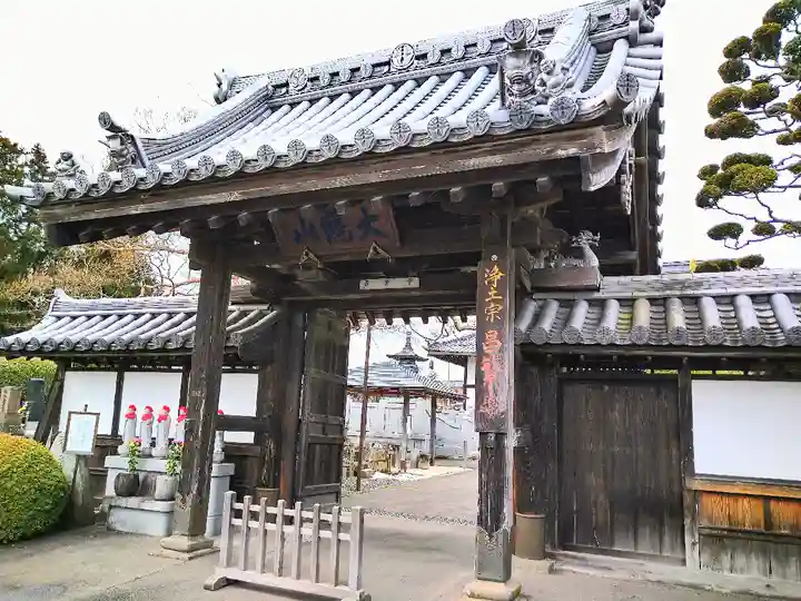 昌繁寺の山門・神門