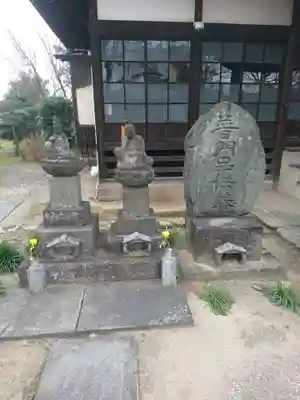 高源寺の像