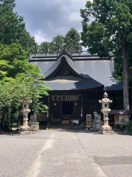 冨士御室浅間神社の本殿・本堂