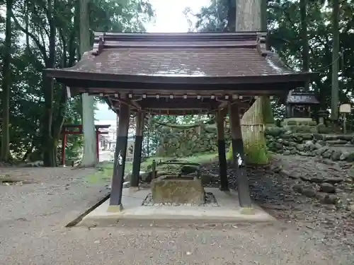 諏訪神社の手水舎