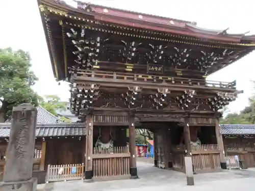 西新井大師総持寺の山門・神門