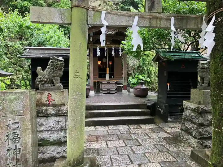 銭洗弁財天宇賀福神社(神奈川県)