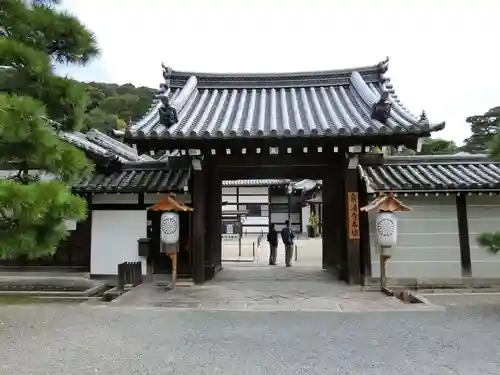 御寺 泉涌寺の山門・神門