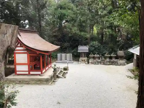 高鴨神社の末社