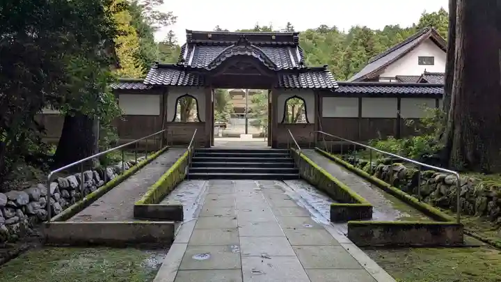 立山寺の山門・神門