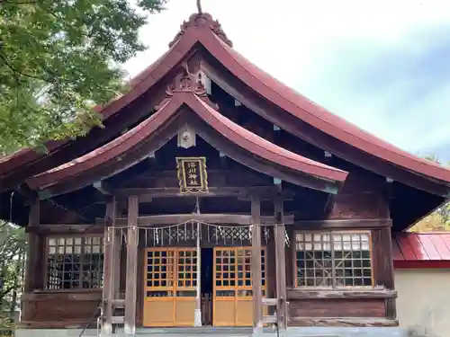 深川神社の本殿・本堂