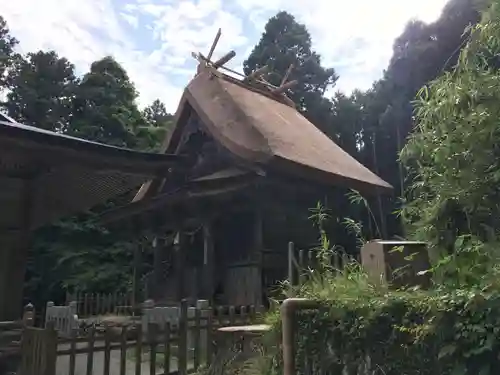 玉若酢命神社の本殿