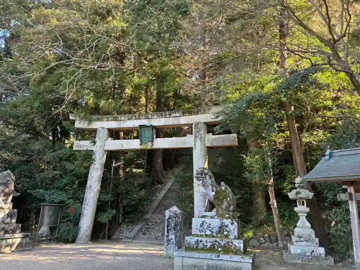 建水分神社の{uncategorized: "未分類", other: "その他", undefined: "問題あり", building: "その他建物", grave: "お墓", sacred_gate: "鳥居", guardian: "狛犬", statue: "像", buddha: "仏像", history: "歴史", nature: "自然", garden: "庭園", animal: "動物", pagoda: "塔", temizu: "手水舎", mountain_gate: "山門・神門", sanctuary: "本殿・本堂", subordinate: "末社・摂社", art: "芸術", scenery: "景色", jizo: "地蔵", ema: "絵馬", goshuin: "御朱印", omikuji: "おみくじ", items: "授与品その他", amulet: "お守り", goshuincho: "御朱印帳", eats: "食事", festival: "お祭り", votive_dance: "神楽", shichigosan: "七五三参", wedding: "結婚式", experience: "体験その他", initially: "初詣", around: "周辺", anti_infection: "感染症対策"}