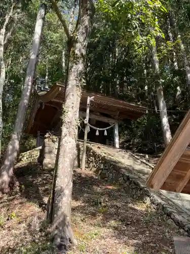 湯之山神社の{uncategorized: "未分類", other: "その他", undefined: "問題あり", building: "その他建物", grave: "お墓", sacred_gate: "鳥居", guardian: "狛犬", statue: "像", buddha: "仏像", history: "歴史", nature: "自然", garden: "庭園", animal: "動物", pagoda: "塔", temizu: "手水舎", mountain_gate: "山門・神門", sanctuary: "本殿・本堂", subordinate: "末社・摂社", art: "芸術", scenery: "景色", jizo: "地蔵", ema: "絵馬", goshuin: "御朱印", omikuji: "おみくじ", items: "授与品その他", amulet: "お守り", goshuincho: "御朱印帳", eats: "食事", festival: "お祭り", votive_dance: "神楽", shichigosan: "七五三参", wedding: "結婚式", experience: "体験その他", initially: "初詣", around: "周辺", anti_infection: "感染症対策"}