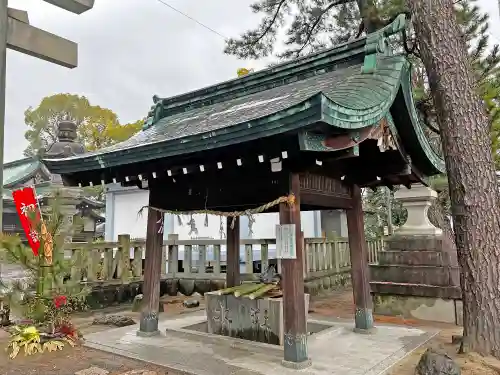 堤治神社の手水舎