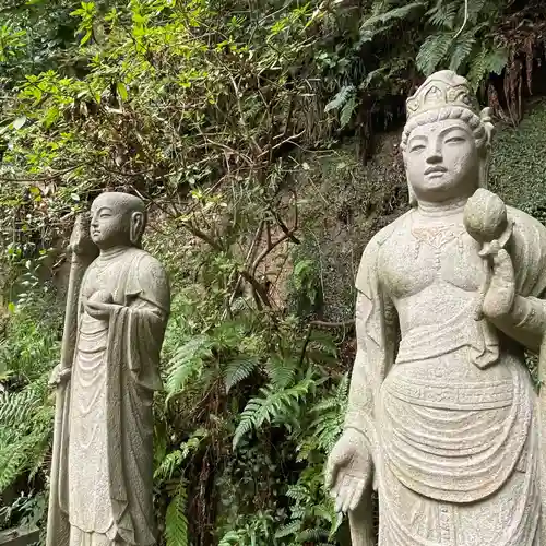 明王院（満願寺別院）の像