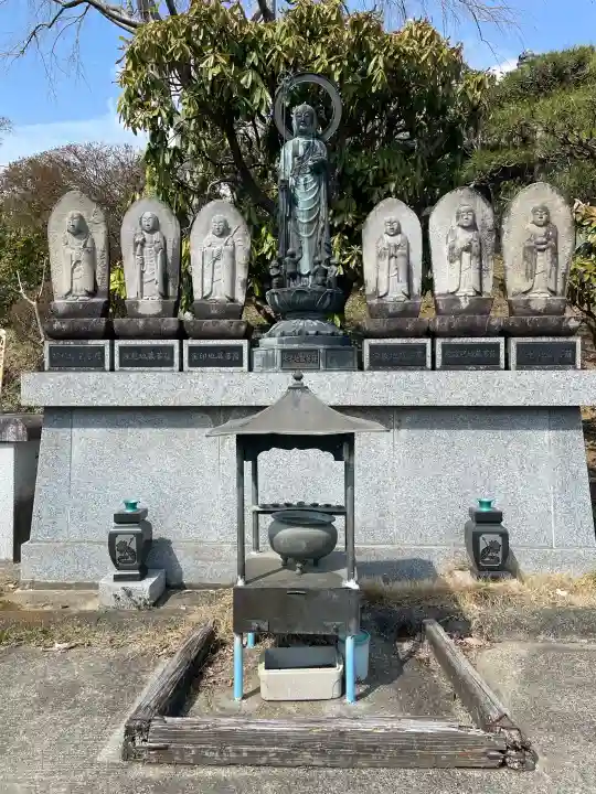 鳳台院の{uncategorized: "未分類", other: "その他", undefined: "問題あり", building: "その他建物", grave: "お墓", sacred_gate: "鳥居", guardian: "狛犬", statue: "像", buddha: "仏像", history: "歴史", nature: "自然", garden: "庭園", animal: "動物", pagoda: "塔", temizu: "手水舎", mountain_gate: "山門・神門", sanctuary: "本殿・本堂", subordinate: "末社・摂社", art: "芸術", scenery: "景色", jizo: "地蔵", ema: "絵馬", goshuin: "御朱印", omikuji: "おみくじ", items: "授与品その他", amulet: "お守り", goshuincho: "御朱印帳", eats: "食事", festival: "お祭り", votive_dance: "神楽", shichigosan: "七五三参", wedding: "結婚式", experience: "体験その他", initially: "初詣", around: "周辺", anti_infection: "感染症対策"}