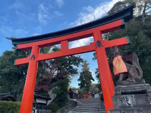 伏見稲荷大社の{uncategorized: "未分類", other: "その他", undefined: "問題あり", building: "その他建物", grave: "お墓", sacred_gate: "鳥居", guardian: "狛犬", statue: "像", buddha: "仏像", history: "歴史", nature: "自然", garden: "庭園", animal: "動物", pagoda: "塔", temizu: "手水舎", mountain_gate: "山門・神門", sanctuary: "本殿・本堂", subordinate: "末社・摂社", art: "芸術", scenery: "景色", jizo: "地蔵", ema: "絵馬", goshuin: "御朱印", omikuji: "おみくじ", items: "授与品その他", amulet: "お守り", goshuincho: "御朱印帳", eats: "食事", festival: "お祭り", votive_dance: "神楽", shichigosan: "七五三参", wedding: "結婚式", experience: "体験その他", initially: "初詣", around: "周辺", anti_infection: "感染症対策"}