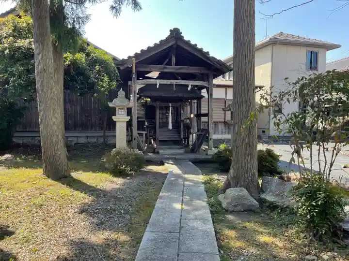 春日神社(飯)の{uncategorized: "未分類", other: "その他", undefined: "問題あり", building: "その他建物", grave: "お墓", sacred_gate: "鳥居", guardian: "狛犬", statue: "像", buddha: "仏像", history: "歴史", nature: "自然", garden: "庭園", animal: "動物", pagoda: "塔", temizu: "手水舎", mountain_gate: "山門・神門", sanctuary: "本殿・本堂", subordinate: "末社・摂社", art: "芸術", scenery: "景色", jizo: "地蔵", ema: "絵馬", goshuin: "御朱印", omikuji: "おみくじ", items: "授与品その他", amulet: "お守り", goshuincho: "御朱印帳", eats: "食事", festival: "お祭り", votive_dance: "神楽", shichigosan: "七五三参", wedding: "結婚式", experience: "体験その他", initially: "初詣", around: "周辺", anti_infection: "感染症対策"}