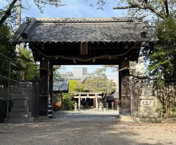 八雲神社の{uncategorized: "未分類", other: "その他", undefined: "問題あり", building: "その他建物", grave: "お墓", sacred_gate: "鳥居", guardian: "狛犬", statue: "像", buddha: "仏像", history: "歴史", nature: "自然", garden: "庭園", animal: "動物", pagoda: "塔", temizu: "手水舎", mountain_gate: "山門・神門", sanctuary: "本殿・本堂", subordinate: "末社・摂社", art: "芸術", scenery: "景色", jizo: "地蔵", ema: "絵馬", goshuin: "御朱印", omikuji: "おみくじ", items: "授与品その他", amulet: "お守り", goshuincho: "御朱印帳", eats: "食事", festival: "お祭り", votive_dance: "神楽", shichigosan: "七五三参", wedding: "結婚式", experience: "体験その他", initially: "初詣", around: "周辺", anti_infection: "感染症対策"}