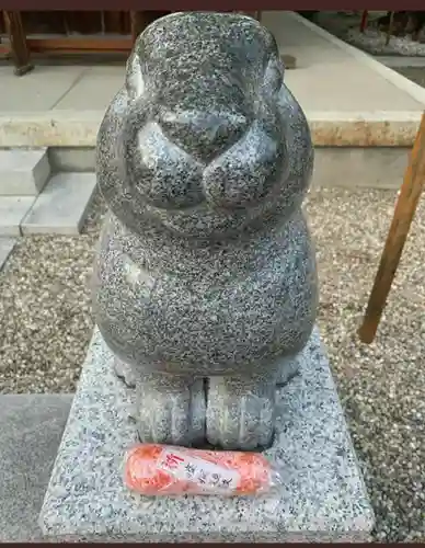 三輪神社の狛犬