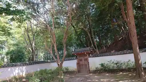 六所神社の庭園