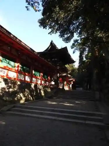石上神宮の山門・神門
