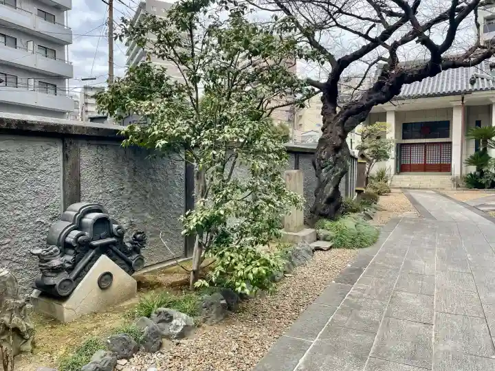 正洞院の{uncategorized: "未分類", other: "その他", undefined: "問題あり", building: "その他建物", grave: "お墓", sacred_gate: "鳥居", guardian: "狛犬", statue: "像", buddha: "仏像", history: "歴史", nature: "自然", garden: "庭園", animal: "動物", pagoda: "塔", temizu: "手水舎", mountain_gate: "山門・神門", sanctuary: "本殿・本堂", subordinate: "末社・摂社", art: "芸術", scenery: "景色", jizo: "地蔵", ema: "絵馬", goshuin: "御朱印", omikuji: "おみくじ", items: "授与品その他", amulet: "お守り", goshuincho: "御朱印帳", eats: "食事", festival: "お祭り", votive_dance: "神楽", shichigosan: "七五三参", wedding: "結婚式", experience: "体験その他", initially: "初詣", around: "周辺", anti_infection: "感染症対策"}