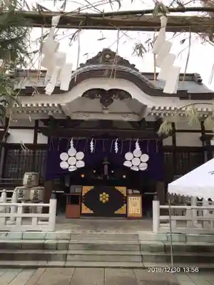 鳥越神社の本殿・本堂