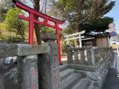 白旗稲荷神社の{uncategorized: "未分類", other: "その他", undefined: "問題あり", building: "その他建物", grave: "お墓", sacred_gate: "鳥居", guardian: "狛犬", statue: "像", buddha: "仏像", history: "歴史", nature: "自然", garden: "庭園", animal: "動物", pagoda: "塔", temizu: "手水舎", mountain_gate: "山門・神門", sanctuary: "本殿・本堂", subordinate: "末社・摂社", art: "芸術", scenery: "景色", jizo: "地蔵", ema: "絵馬", goshuin: "御朱印", omikuji: "おみくじ", items: "授与品その他", amulet: "お守り", goshuincho: "御朱印帳", eats: "食事", festival: "お祭り", votive_dance: "神楽", shichigosan: "七五三参", wedding: "結婚式", experience: "体験その他", initially: "初詣", around: "周辺", anti_infection: "感染症対策"}