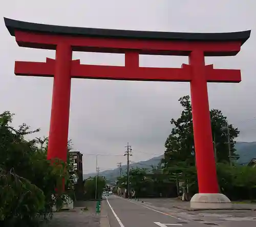 美濃國一宮　南宮大社の鳥居