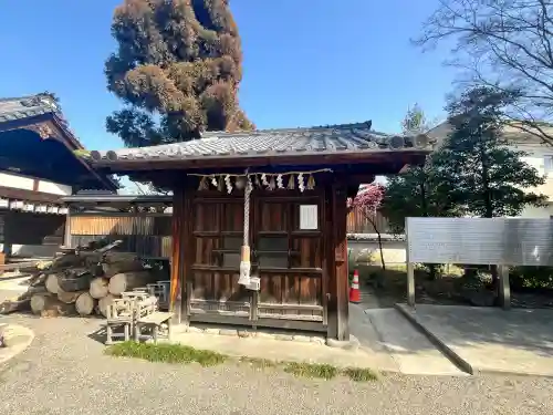 櫻井神社の{uncategorized: "未分類", other: "その他", undefined: "問題あり", building: "その他建物", grave: "お墓", sacred_gate: "鳥居", guardian: "狛犬", statue: "像", buddha: "仏像", history: "歴史", nature: "自然", garden: "庭園", animal: "動物", pagoda: "塔", temizu: "手水舎", mountain_gate: "山門・神門", sanctuary: "本殿・本堂", subordinate: "末社・摂社", art: "芸術", scenery: "景色", jizo: "地蔵", ema: "絵馬", goshuin: "御朱印", omikuji: "おみくじ", items: "授与品その他", amulet: "お守り", goshuincho: "御朱印帳", eats: "食事", festival: "お祭り", votive_dance: "神楽", shichigosan: "七五三参", wedding: "結婚式", experience: "体験その他", initially: "初詣", around: "周辺", anti_infection: "感染症対策"}