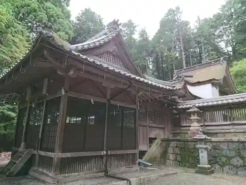 泉神社の本殿