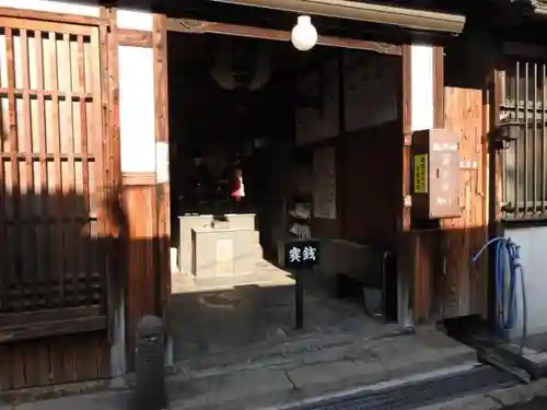 落泊地蔵尊の本殿・本堂