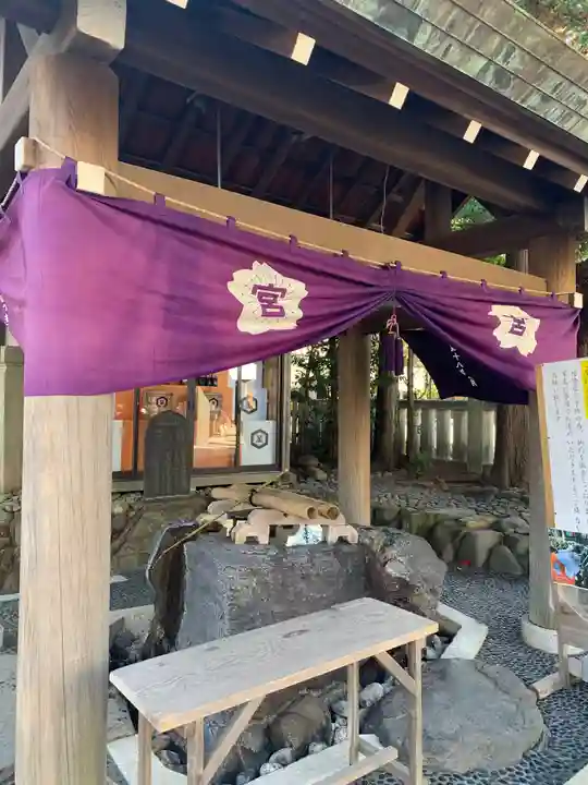 伊勢山皇大神宮の手水舎