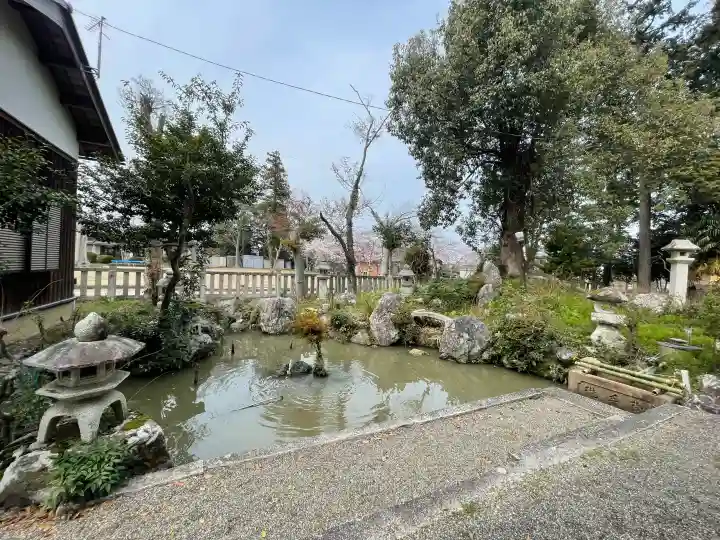 甘呂神社の{uncategorized: "未分類", other: "その他", undefined: "問題あり", building: "その他建物", grave: "お墓", sacred_gate: "鳥居", guardian: "狛犬", statue: "像", buddha: "仏像", history: "歴史", nature: "自然", garden: "庭園", animal: "動物", pagoda: "塔", temizu: "手水舎", mountain_gate: "山門・神門", sanctuary: "本殿・本堂", subordinate: "末社・摂社", art: "芸術", scenery: "景色", jizo: "地蔵", ema: "絵馬", goshuin: "御朱印", omikuji: "おみくじ", items: "授与品その他", amulet: "お守り", goshuincho: "御朱印帳", eats: "食事", festival: "お祭り", votive_dance: "神楽", shichigosan: "七五三参", wedding: "結婚式", experience: "体験その他", initially: "初詣", around: "周辺", anti_infection: "感染症対策"}