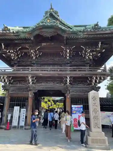 題経寺（柴又帝釈天）の山門