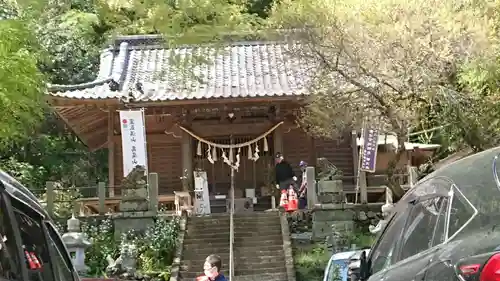 高尾山麓氷川神社の本殿