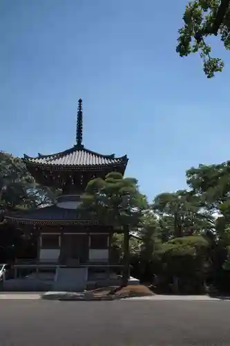 神崎寺(開運水戸不動尊)の塔