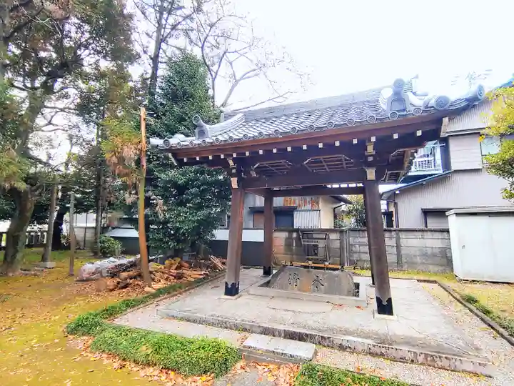 神明社(馬引)の手水舎