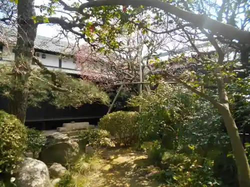 宝戒寺の庭園