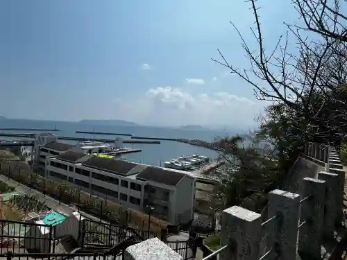 小鷹神社の{uncategorized: "未分類", other: "その他", undefined: "問題あり", building: "その他建物", grave: "お墓", sacred_gate: "鳥居", guardian: "狛犬", statue: "像", buddha: "仏像", history: "歴史", nature: "自然", garden: "庭園", animal: "動物", pagoda: "塔", temizu: "手水舎", mountain_gate: "山門・神門", sanctuary: "本殿・本堂", subordinate: "末社・摂社", art: "芸術", scenery: "景色", jizo: "地蔵", ema: "絵馬", goshuin: "御朱印", omikuji: "おみくじ", items: "授与品その他", amulet: "お守り", goshuincho: "御朱印帳", eats: "食事", festival: "お祭り", votive_dance: "神楽", shichigosan: "七五三参", wedding: "結婚式", experience: "体験その他", initially: "初詣", around: "周辺", anti_infection: "感染症対策"}