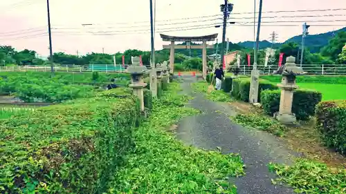 立志神社の鳥居