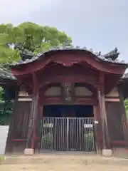 常福寺の山門