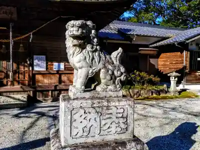 犬ヶ坪神明社の狛犬