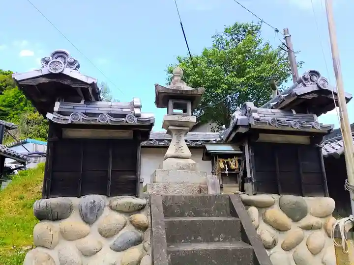 御嶽神社の山門・神門