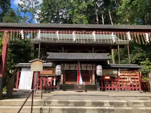 平岡八幡宮の本殿・本堂