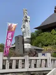 埼玉厄除け開運大師・龍泉寺（切り絵御朱印発祥の寺）の仏像