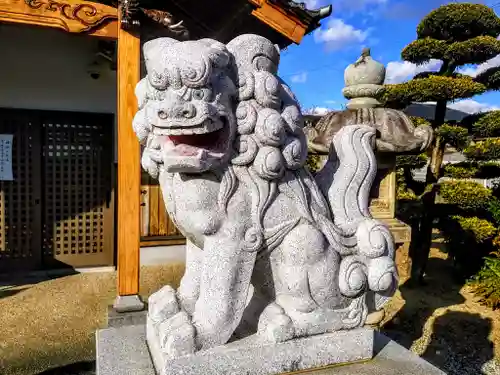 秋葉神社の狛犬