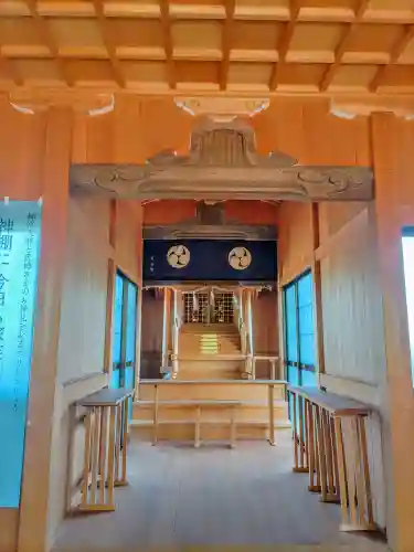 甲社（甲新田）の本殿・本堂